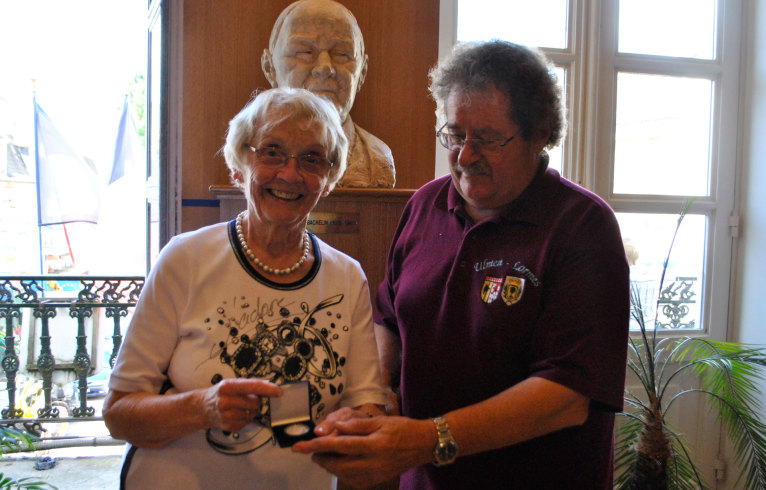 Remise de la médaille de la ville d’Ulmen par Ulla Schmidt