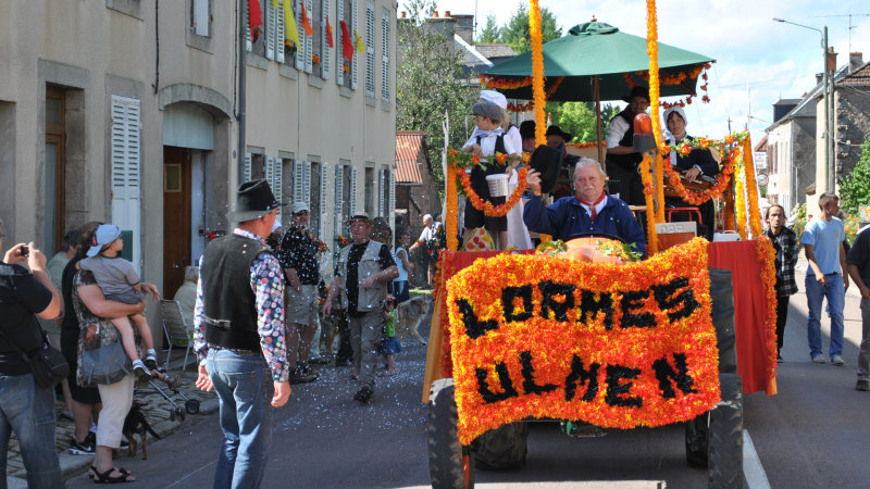 Le char du comice de Lormes 2011